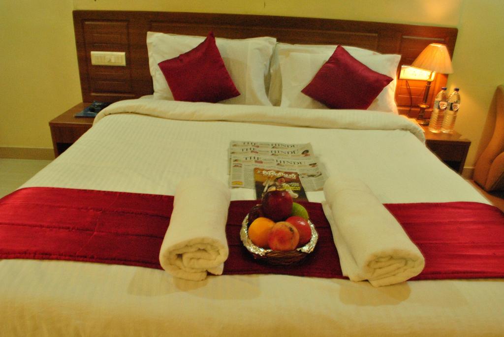 Hotel Sona'S Tiruchirappalli Esterno foto