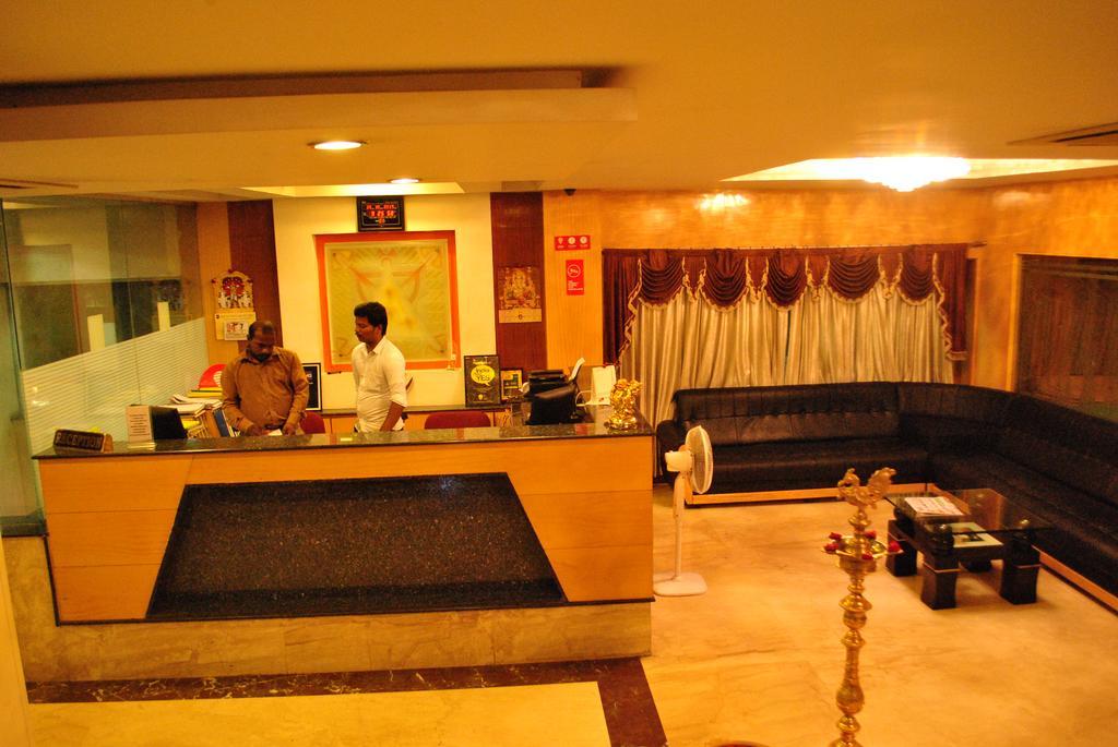 Hotel Sona'S Tiruchirappalli Esterno foto