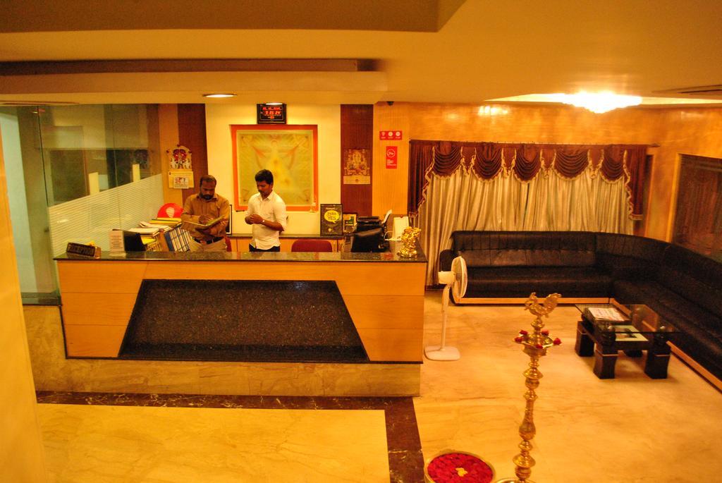 Hotel Sona'S Tiruchirappalli Esterno foto
