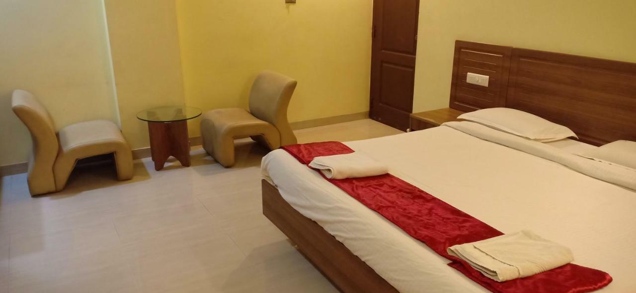 Hotel Sona'S Tiruchirappalli Esterno foto