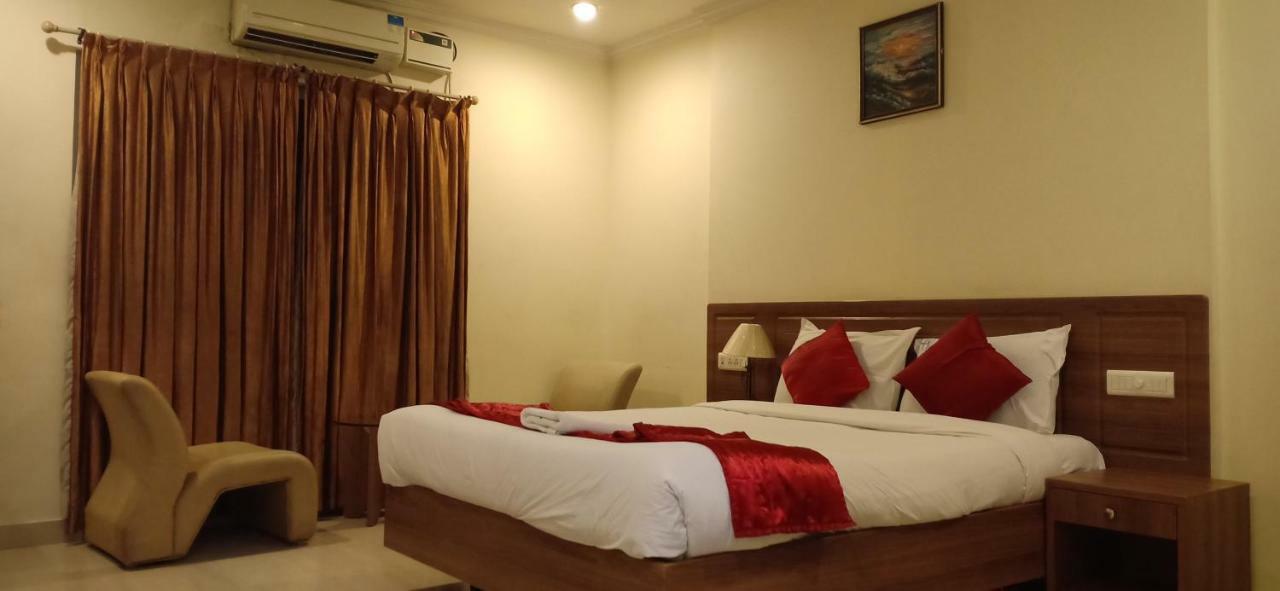Hotel Sona'S Tiruchirappalli Esterno foto