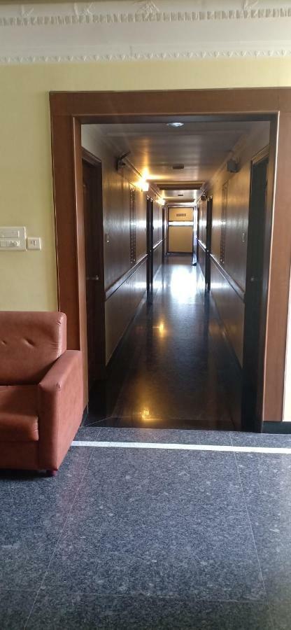 Hotel Sona'S Tiruchirappalli Esterno foto