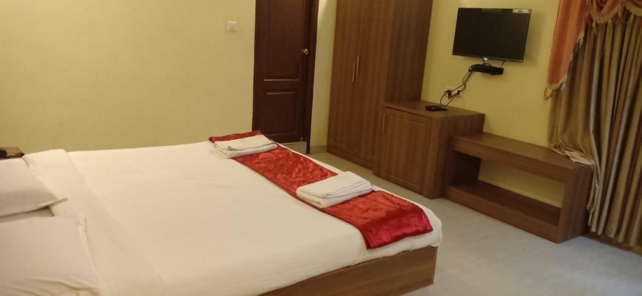 Hotel Sona'S Tiruchirappalli Esterno foto