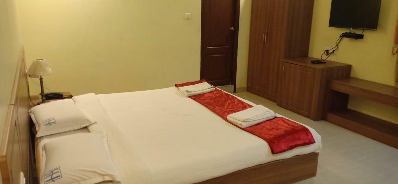 Hotel Sona'S Tiruchirappalli Esterno foto