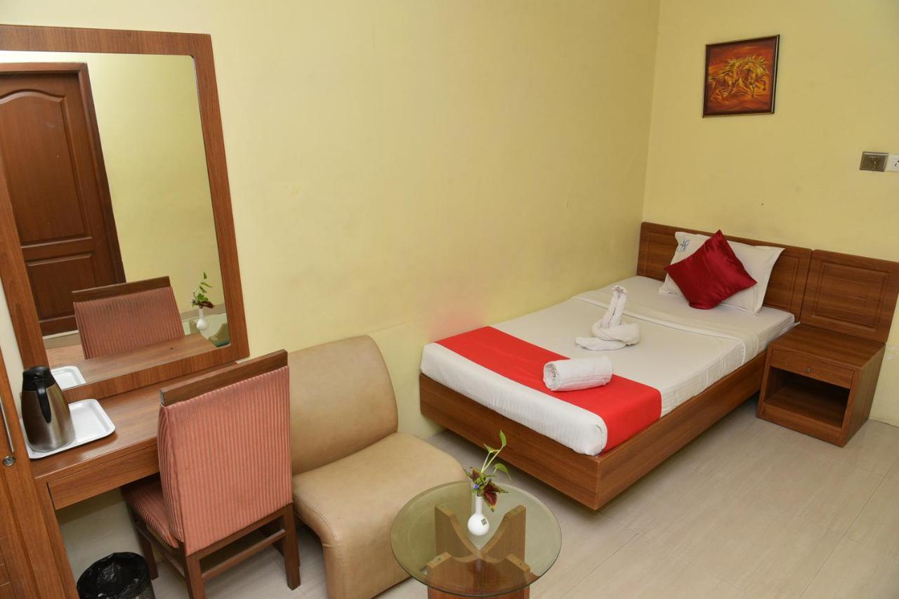 Hotel Sona'S Tiruchirappalli Esterno foto